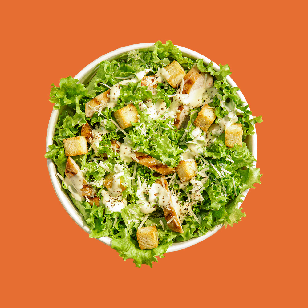ENSALADA CAESAR - Ensalada caesar con pollo, crutones, queso parmesano y aderezo caesar